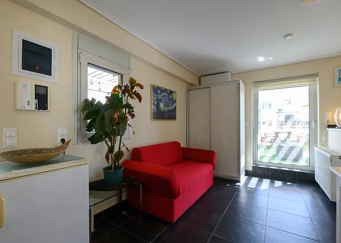 Myrto Luxurious Top Floor Studio